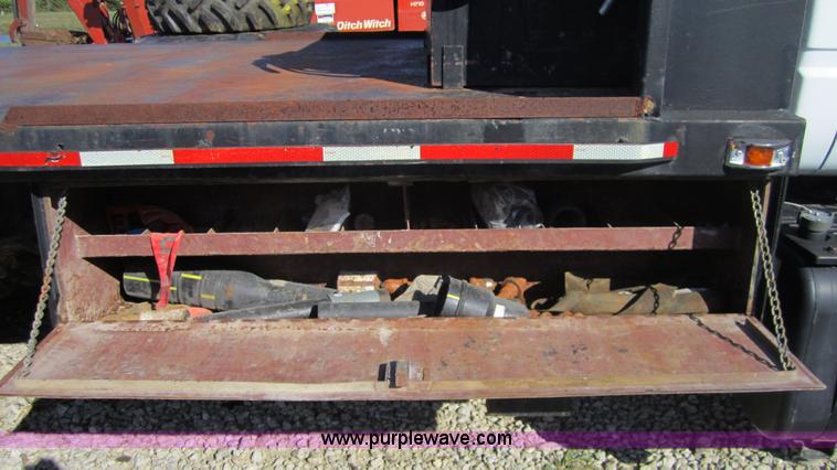 image for item C5016 1993 Chevrolet Kodiak C6500 flatbed truck