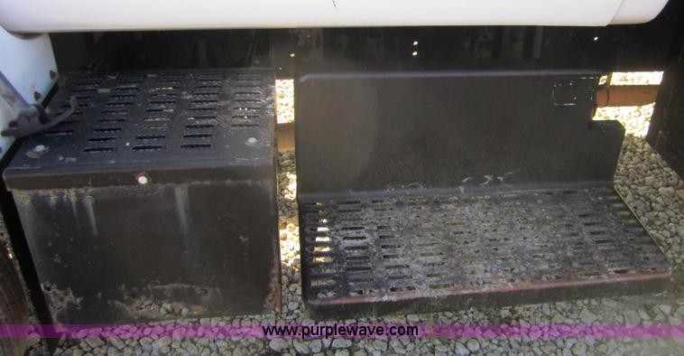 image for item C5016 1993 Chevrolet Kodiak C6500 flatbed truck