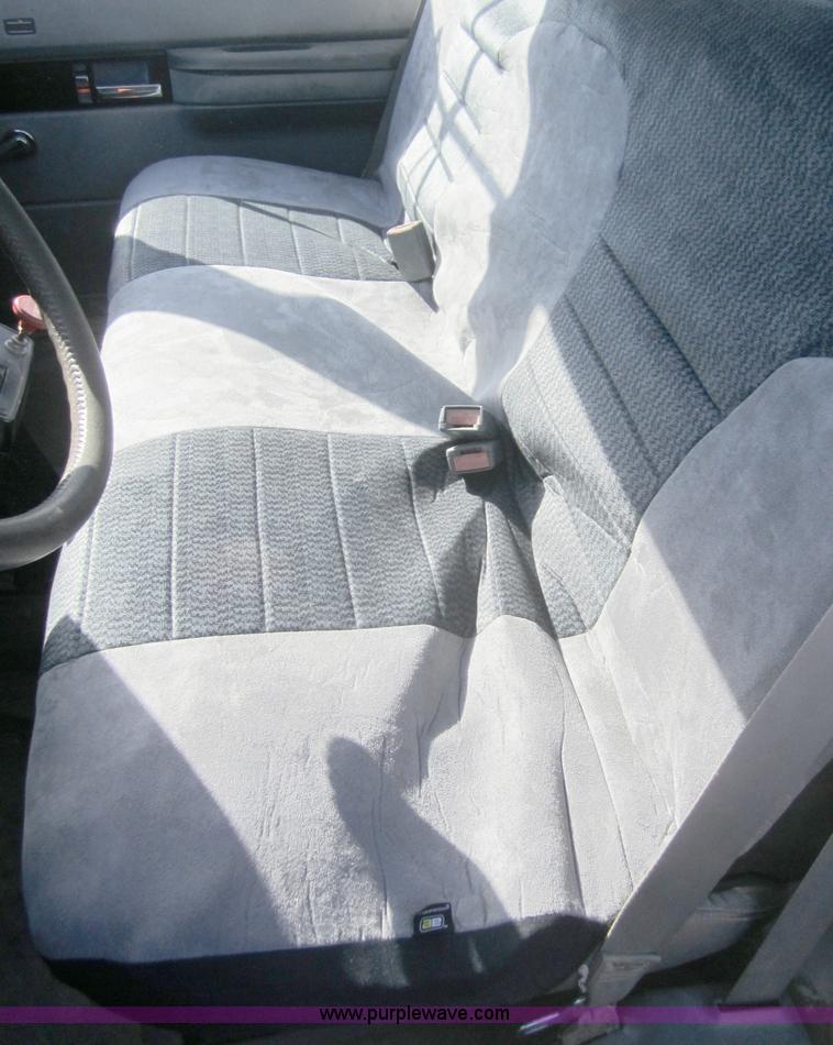 image for item C5016 1993 Chevrolet Kodiak C6500 flatbed truck