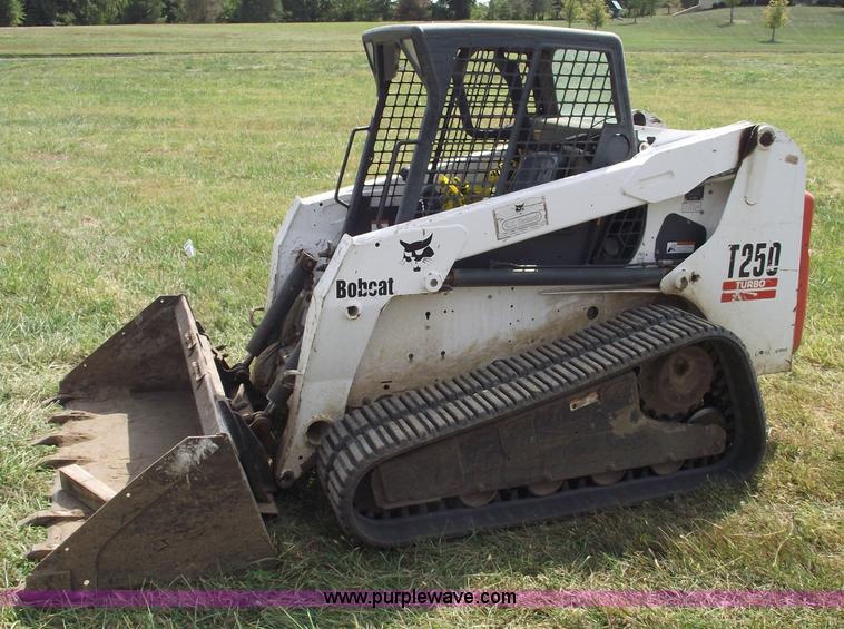 image for item C5553 Bobcat T250 Turbo skid steer