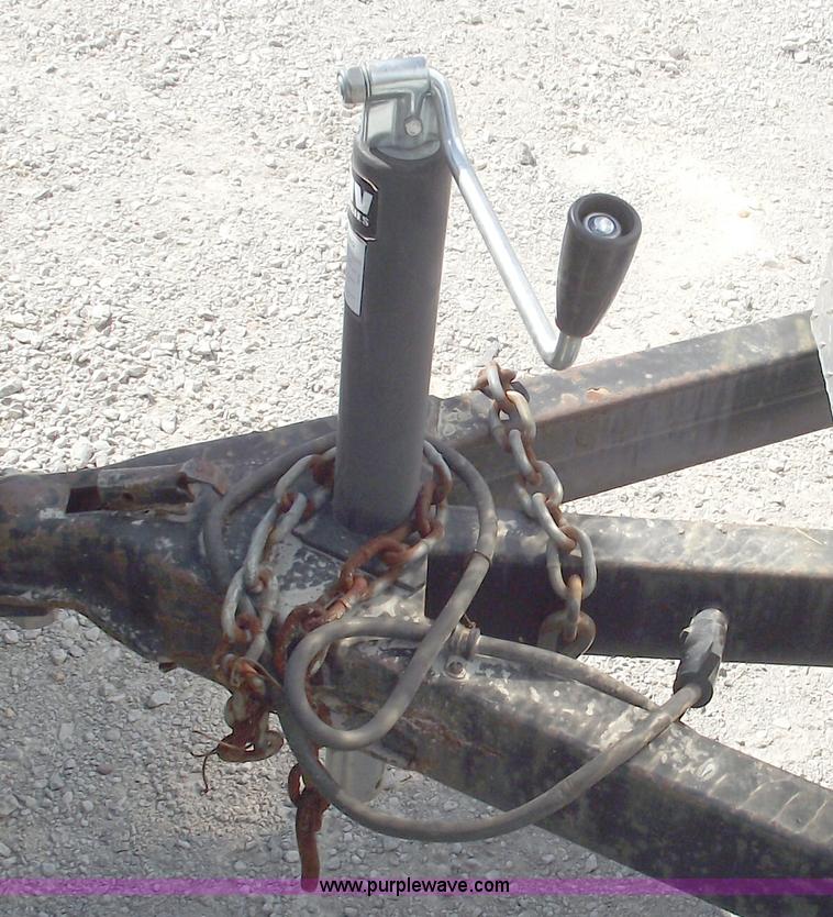 image for item C5559 2000 Doo Little 16' enclosed trailer