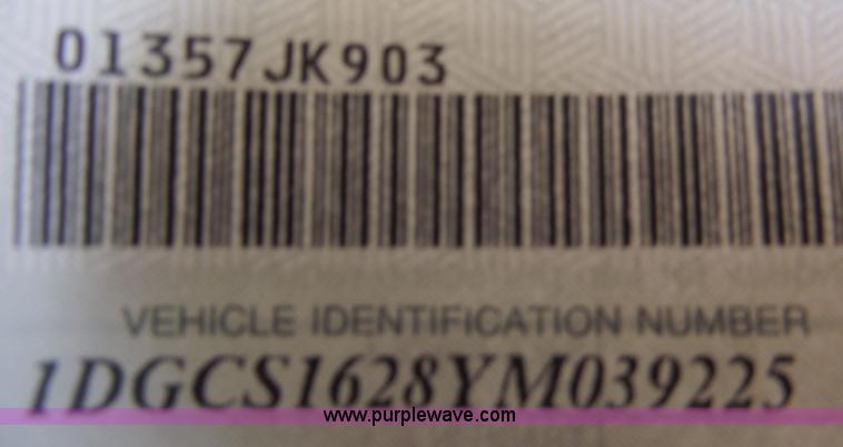 image for item C5559 2000 Doo Little 16' enclosed trailer