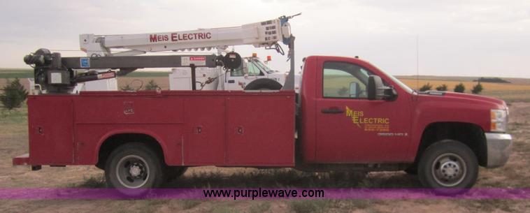 image for item C9755 2007 Chevrolet Silverado K3500HD service pickup truck