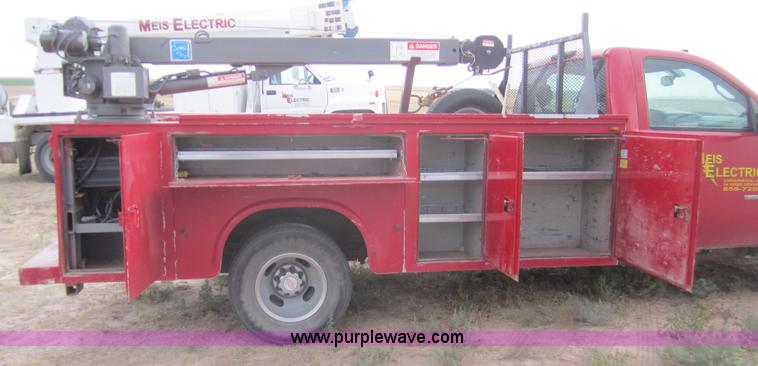 image for item C9755 2007 Chevrolet Silverado K3500HD service pickup truck