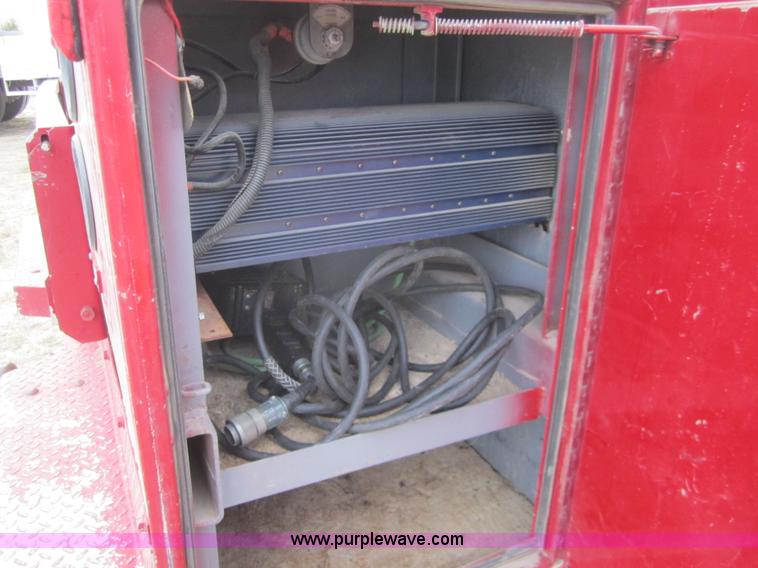 image for item C9755 2007 Chevrolet Silverado K3500HD service pickup truck