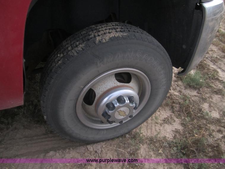 image for item C9755 2007 Chevrolet Silverado K3500HD service pickup truck