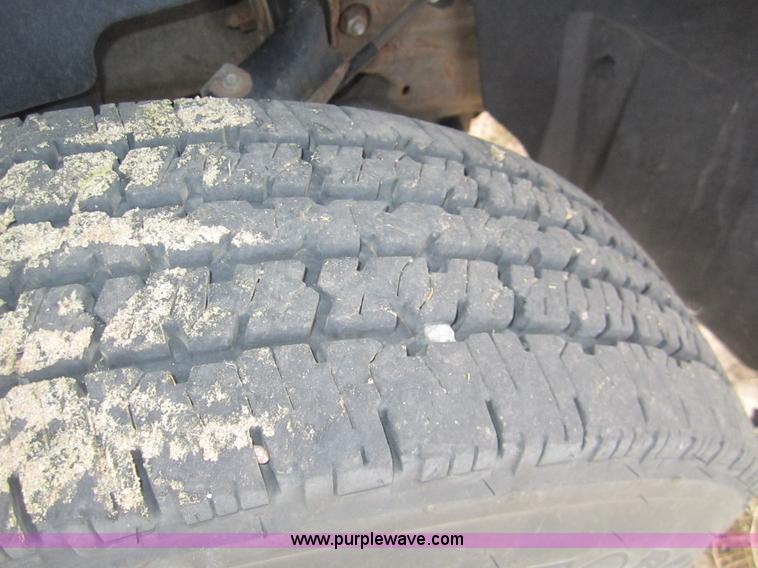 image for item C9755 2007 Chevrolet Silverado K3500HD service pickup truck