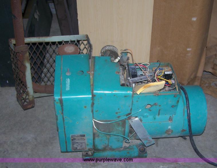 image for item D8513 1989 Ford F350 Custom pickup truck