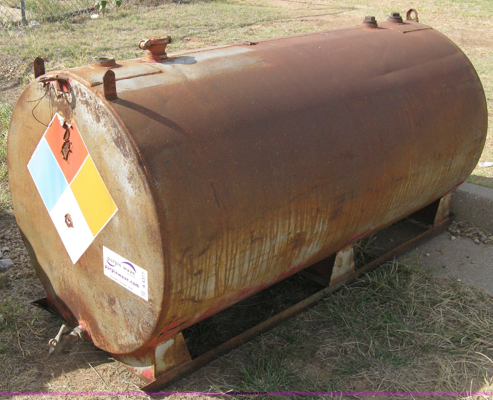 Skid mounted fuel tank in Kingman, KS Item A4377 sold Purple Wave