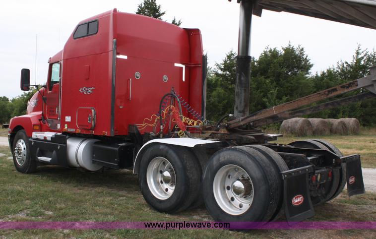 image for item A2351 1995 Kenworth T600 semi truck