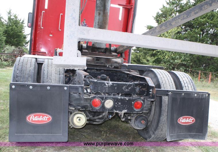 image for item A2351 1995 Kenworth T600 semi truck