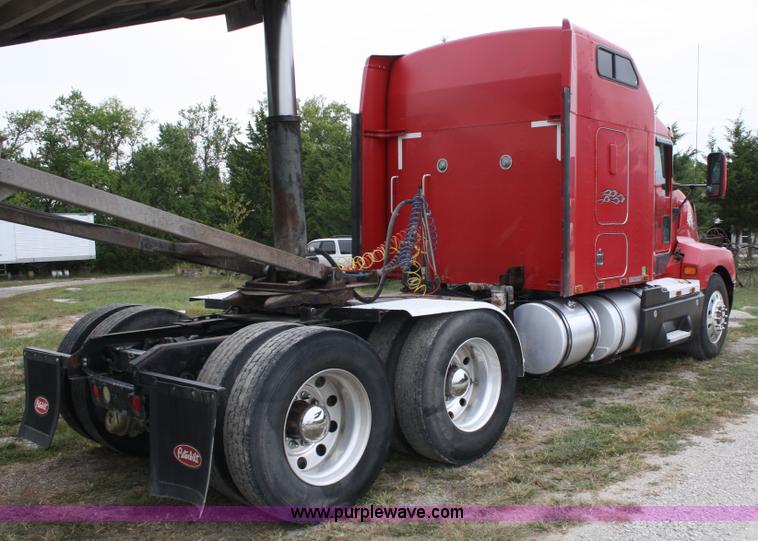image for item A2351 1995 Kenworth T600 semi truck