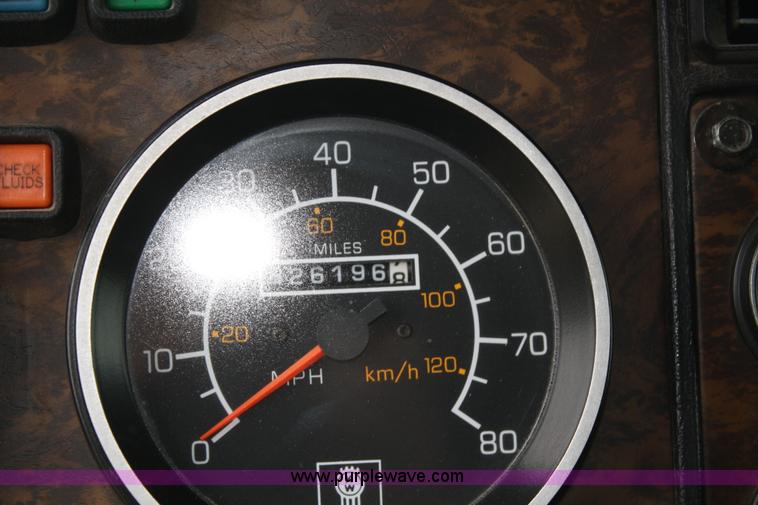 image for item A2351 1995 Kenworth T600 semi truck