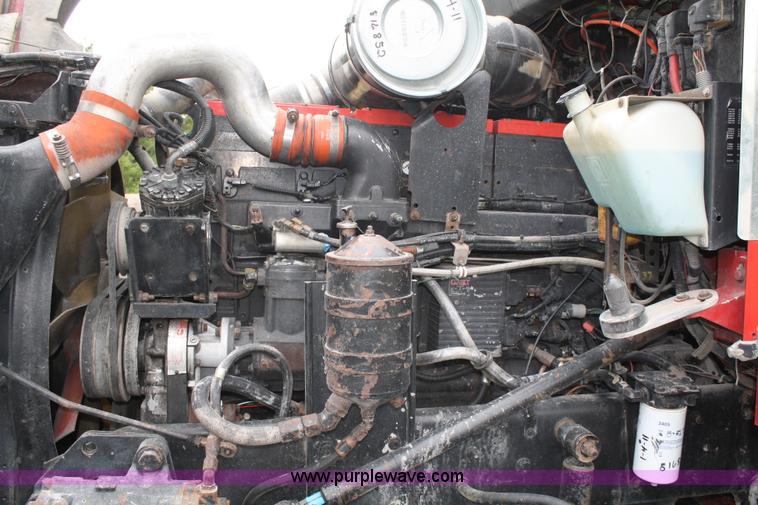 image for item A2351 1995 Kenworth T600 semi truck