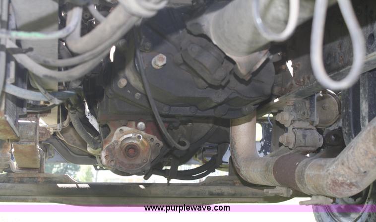 image for item A2371 2001 International 4700 cab and chassis