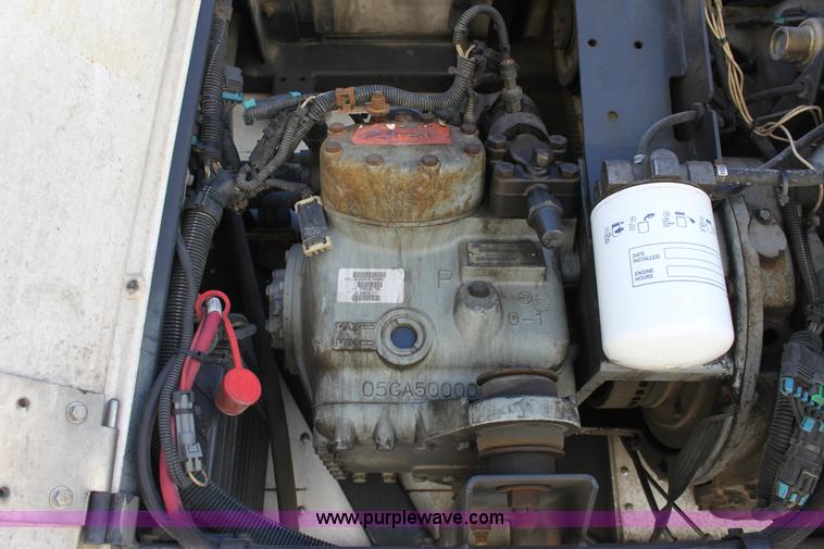 image for item A2900 1998 Utility 53' reefer trailer