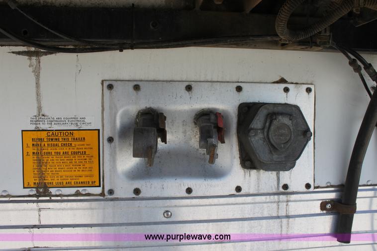 image for item A2900 1998 Utility 53' reefer trailer
