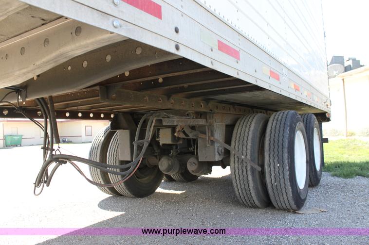 image for item A2900 1998 Utility 53' reefer trailer