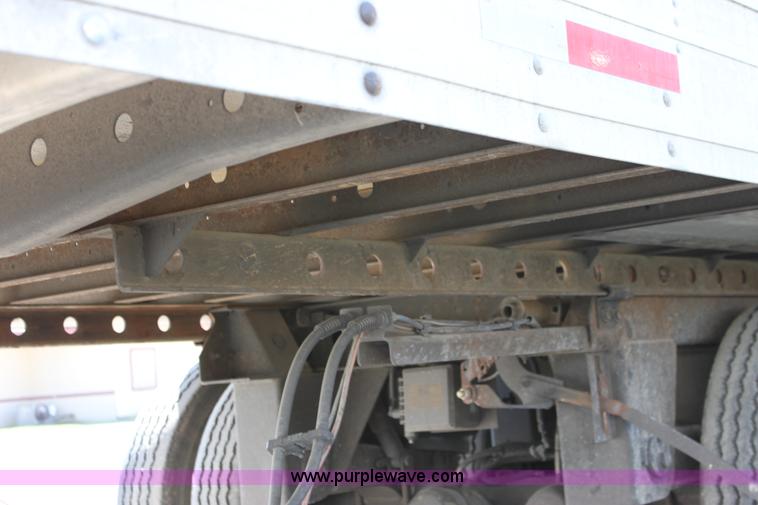 image for item A2900 1998 Utility 53' reefer trailer