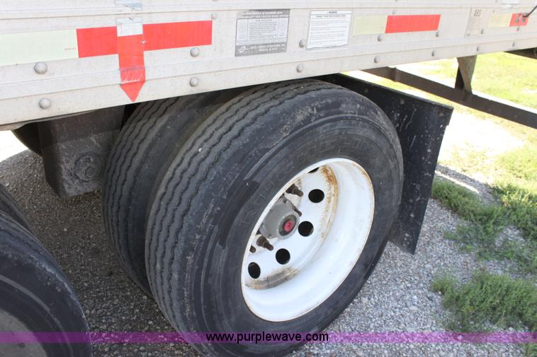 image for item A2900 1998 Utility 53' reefer trailer