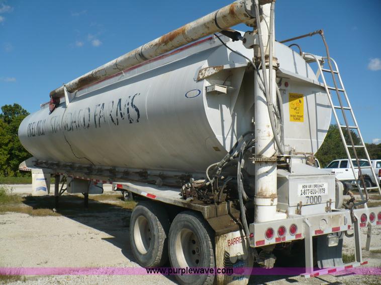 image for item A4882 1998 Ledwell 40' bulk feed trailer