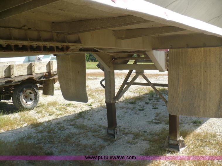 image for item A4882 1998 Ledwell 40' bulk feed trailer