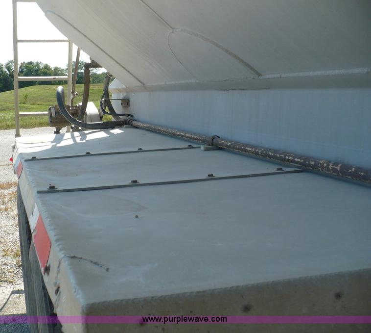 image for item A4882 1998 Ledwell 40' bulk feed trailer