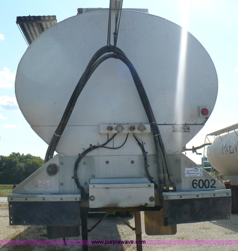 image for item A4883 1998 Ledwell 40' bulk feed trailer