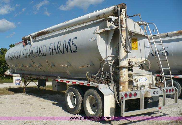 image for item A4883 1998 Ledwell 40' bulk feed trailer