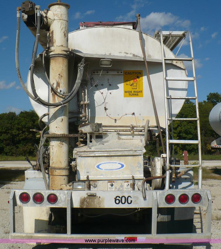 image for item A4883 1998 Ledwell 40' bulk feed trailer