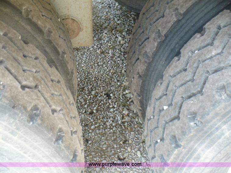 image for item A4883 1998 Ledwell 40' bulk feed trailer