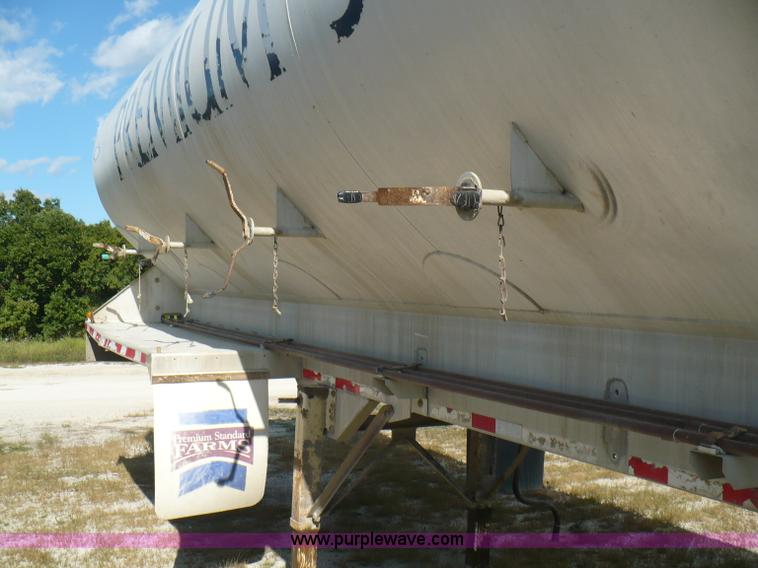 image for item A4883 1998 Ledwell 40' bulk feed trailer