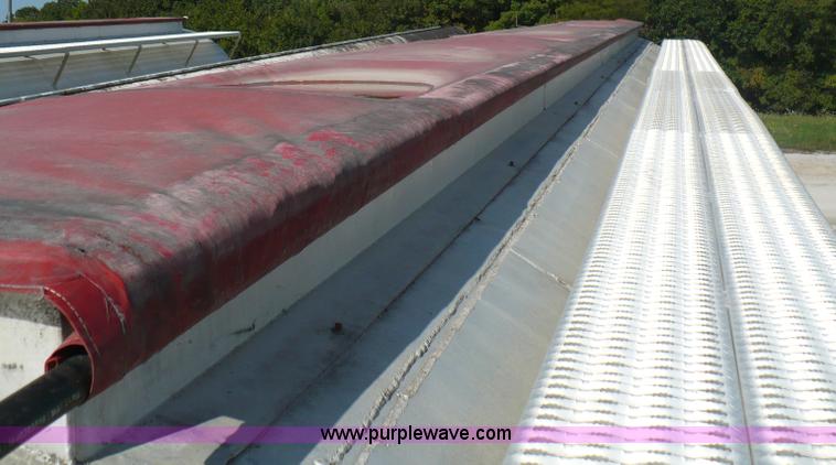 image for item A4883 1998 Ledwell 40' bulk feed trailer