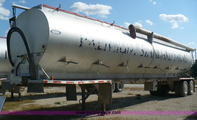 image for item A4883 1998 Ledwell 40' bulk feed trailer