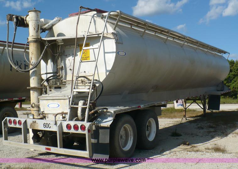 image for item A4883 1998 Ledwell 40' bulk feed trailer
