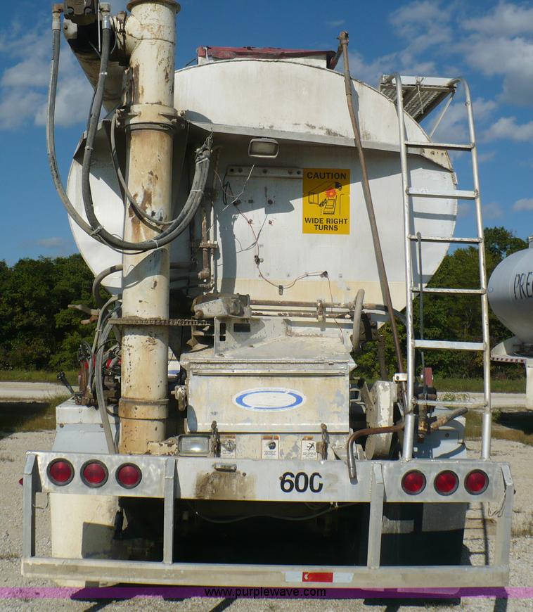 image for item A4883 1998 Ledwell 40' bulk feed trailer