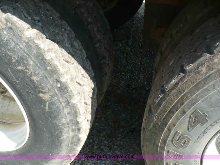 image for item A4883 1998 Ledwell 40' bulk feed trailer