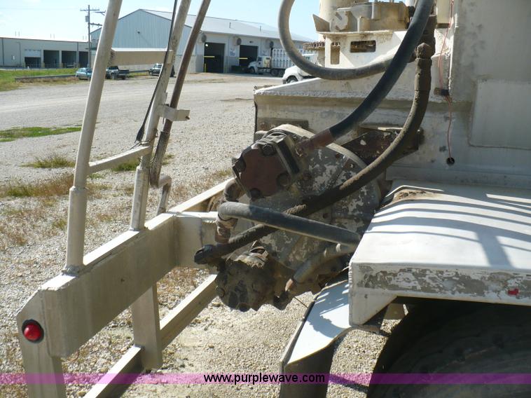 image for item A4883 1998 Ledwell 40' bulk feed trailer