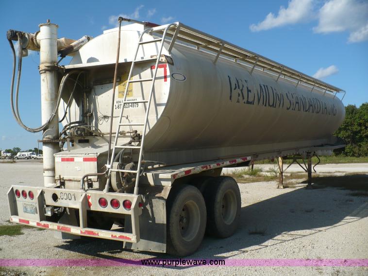 image for item A4884 1998 Ledwell 40' bulk feed trailer