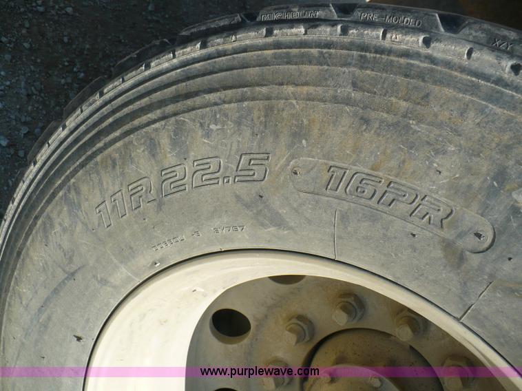 image for item A4884 1998 Ledwell 40' bulk feed trailer