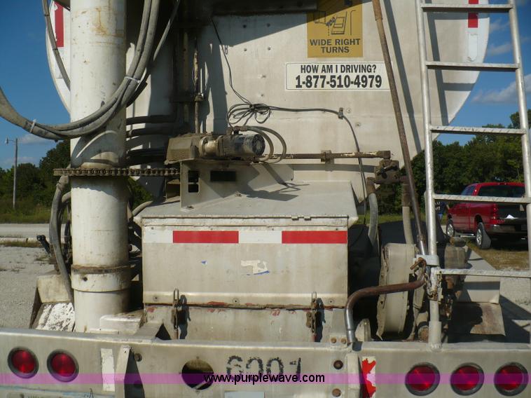 image for item A4884 1998 Ledwell 40' bulk feed trailer