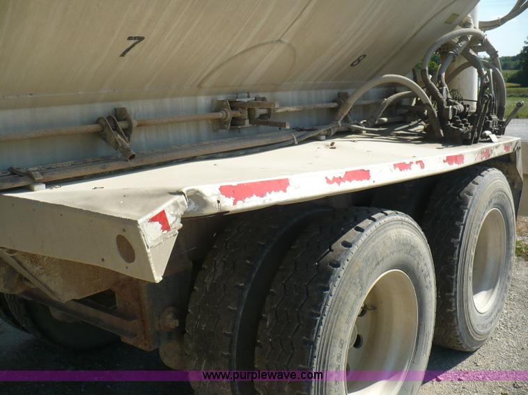 image for item A4884 1998 Ledwell 40' bulk feed trailer
