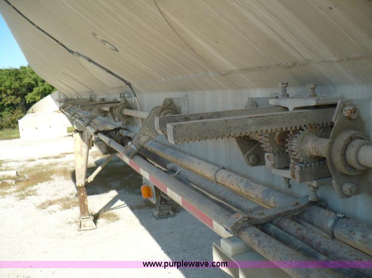 image for item A4884 1998 Ledwell 40' bulk feed trailer