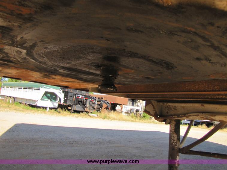 image for item A5041 1980 Lufkin 27' pup trailer