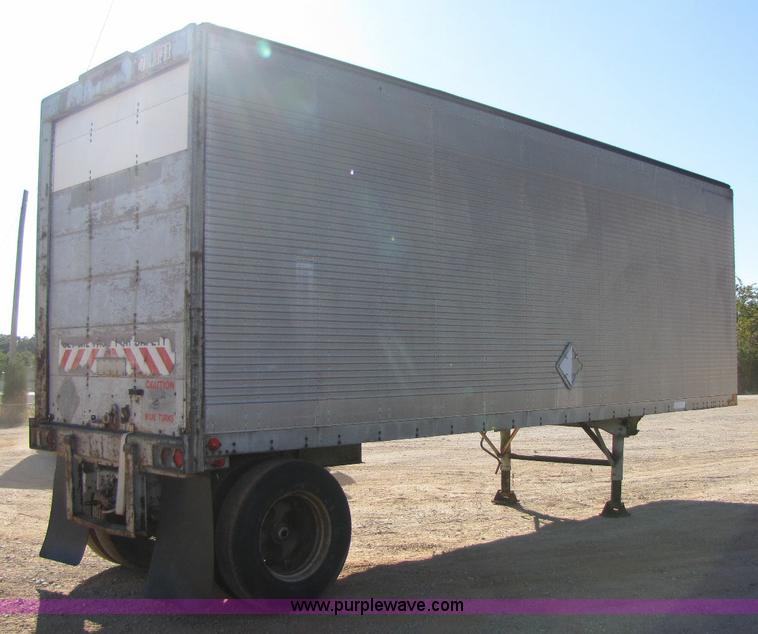 image for item A5042 1980 Lufkin 27' pup trailer