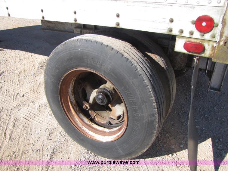 image for item A5042 1980 Lufkin 27' pup trailer