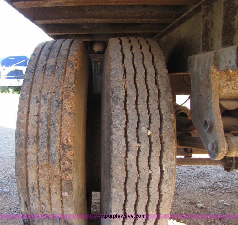 image for item A5042 1980 Lufkin 27' pup trailer