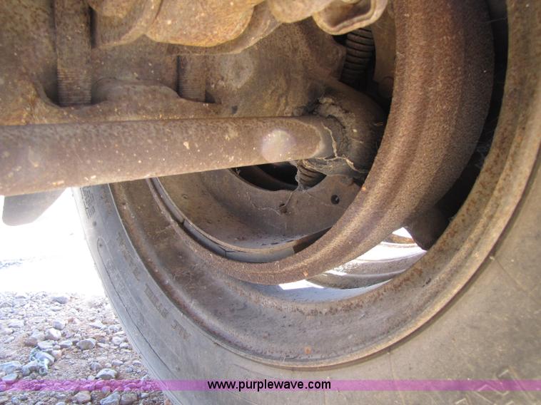 image for item A5042 1980 Lufkin 27' pup trailer