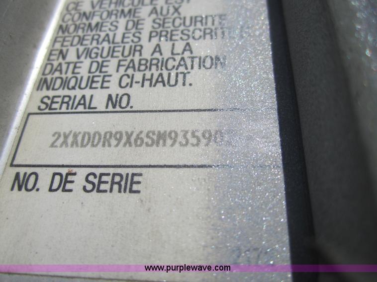 image for item C5036 1995 Kenworth T800 semi truck