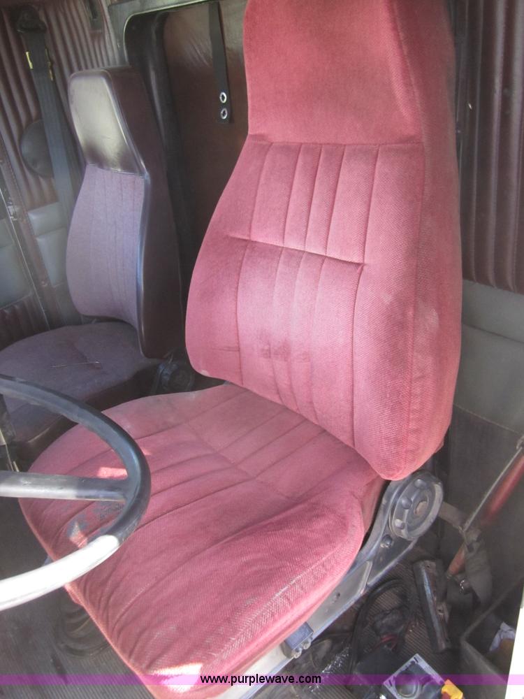 image for item C5036 1995 Kenworth T800 semi truck